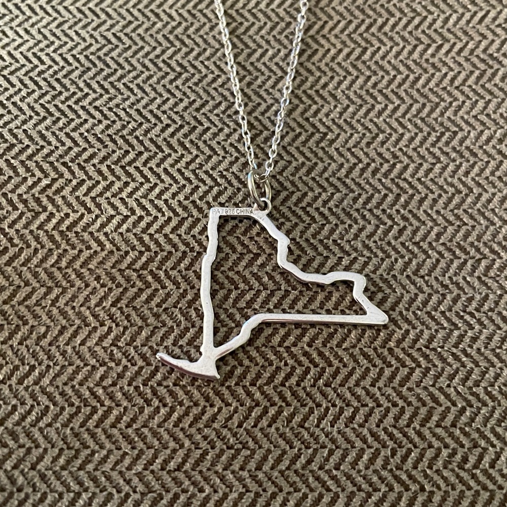Sterling Silver New York Border Outline Necklace - Picture 4 of 7